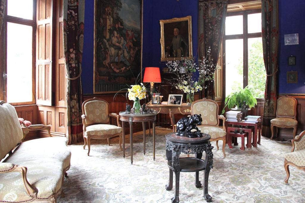 Chateau De Montriou Feneu Room photo
